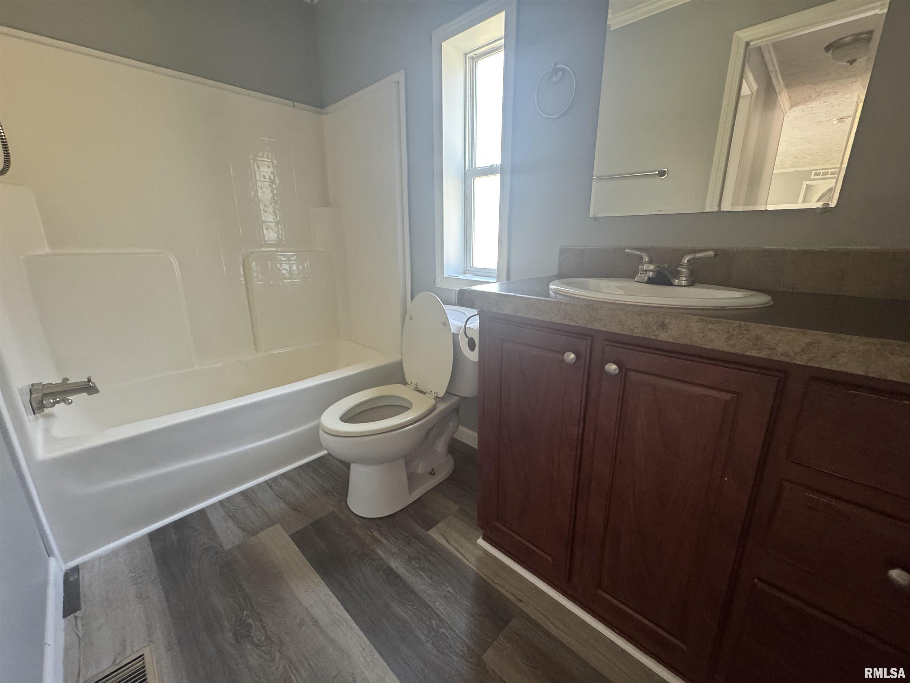 413 Walnut Street Zeigler, IL 62999 - Photo 11 of 20