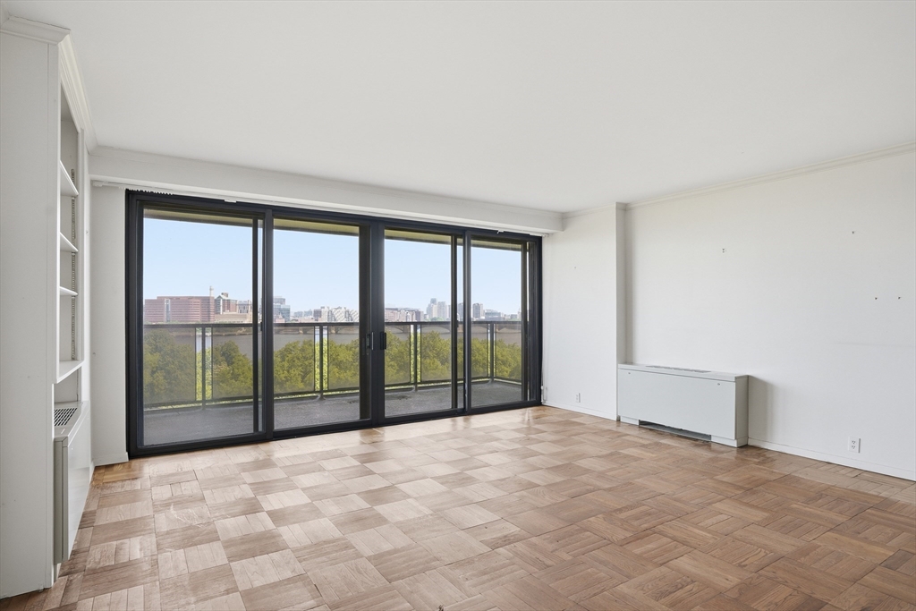 180 Beacon Street, Unit 8DE Boston, MA 02116 - Photo 5 of 31