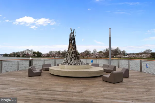 $3,000 | 1301 Delaware Avenue Southwest, Unit N807, Washington, DC 20024