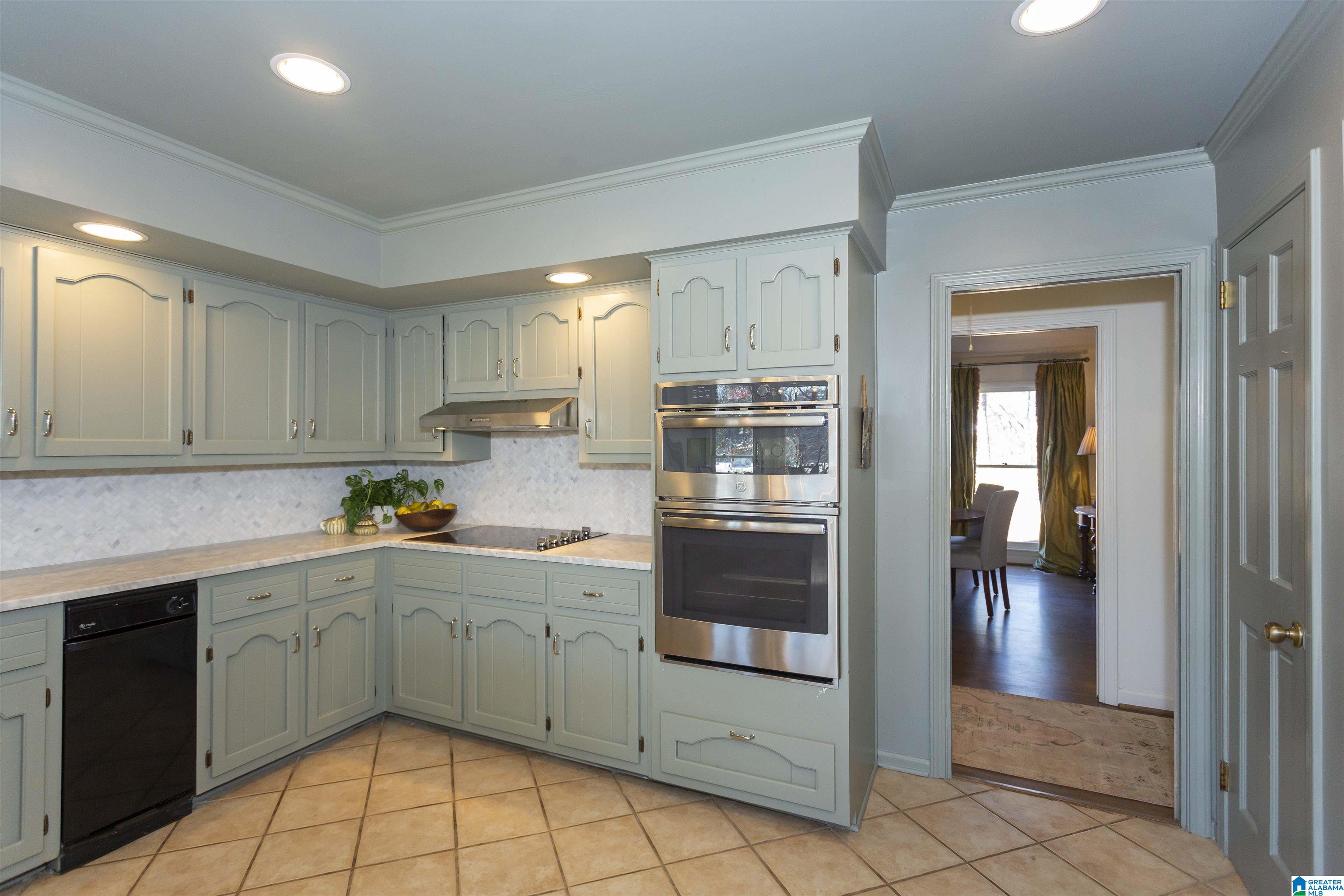 2405 Taralane Circle Birmingham, AL 35216 - Photo 9 of 43