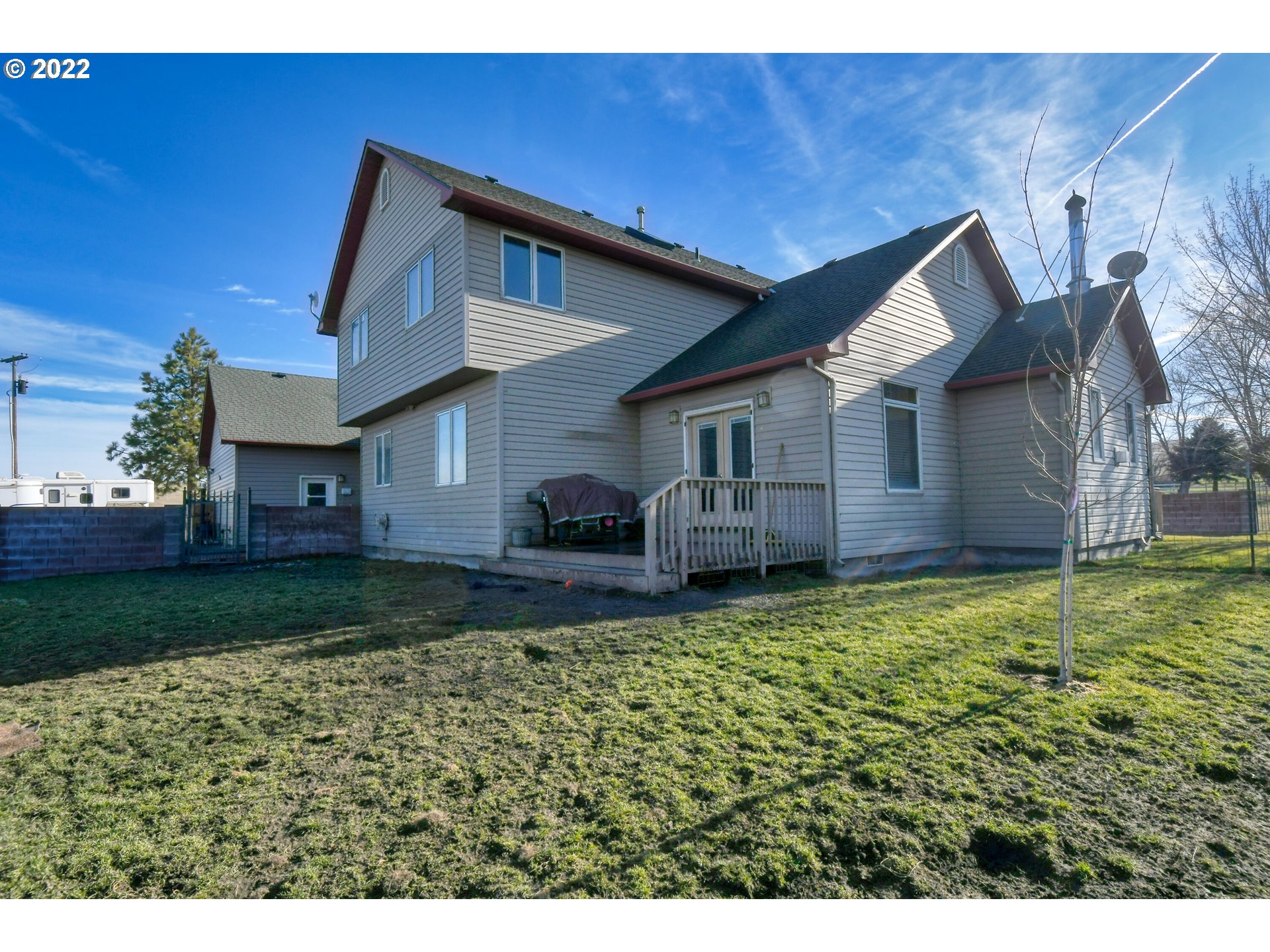 48903 Cayuse Road Pendleton, OR 97801 - Photo 8 of 32 a front view of house with yard