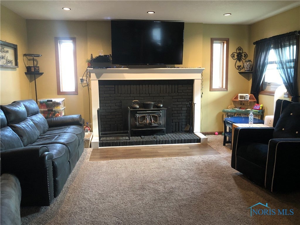 210 Maple Street West Unity, OH 43570 - Photo 4 of 29 Gallery Image 4