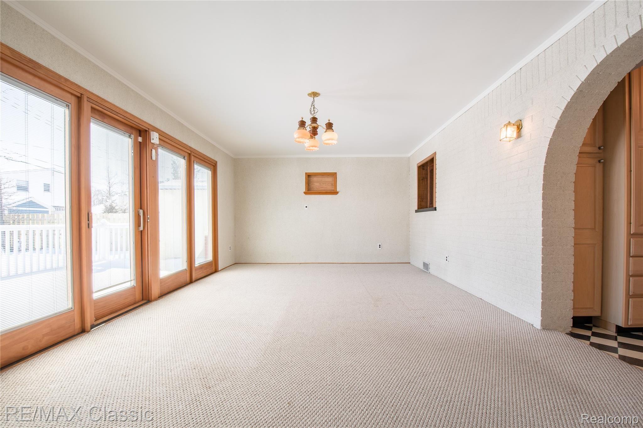16188 Wayne Road Livonia, MI 48154 - Photo 11 of 22 16188 Wayne Road HDR23.jpg