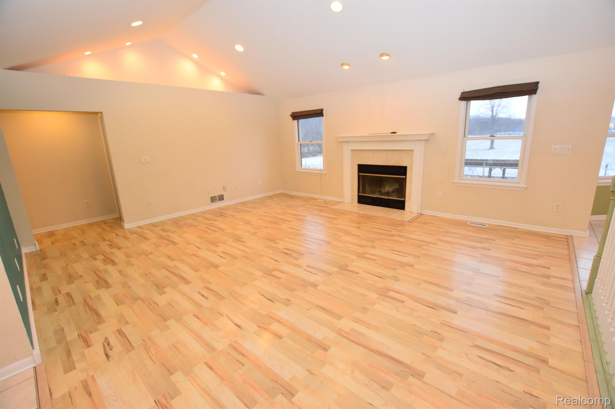 9610 East Prior Road Durand, MI 48429 - Photo 8 of 28 Living Room Alt