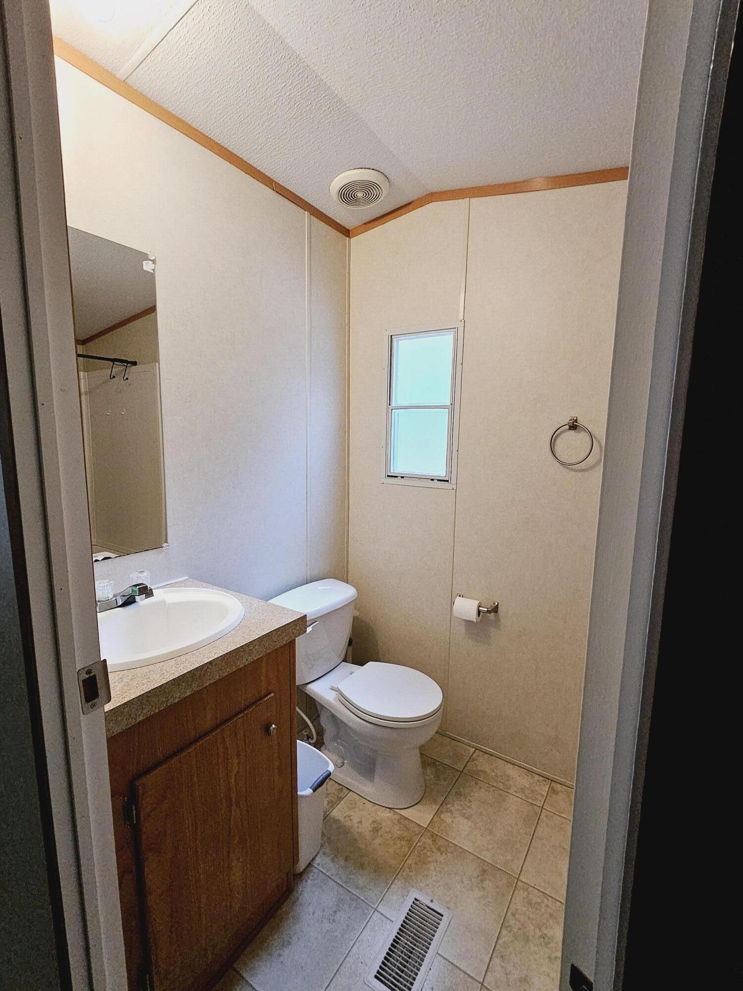 307 Riverside Drive Waynesboro, GA 30830 - Photo 8 of 21 Primary Bathroom2