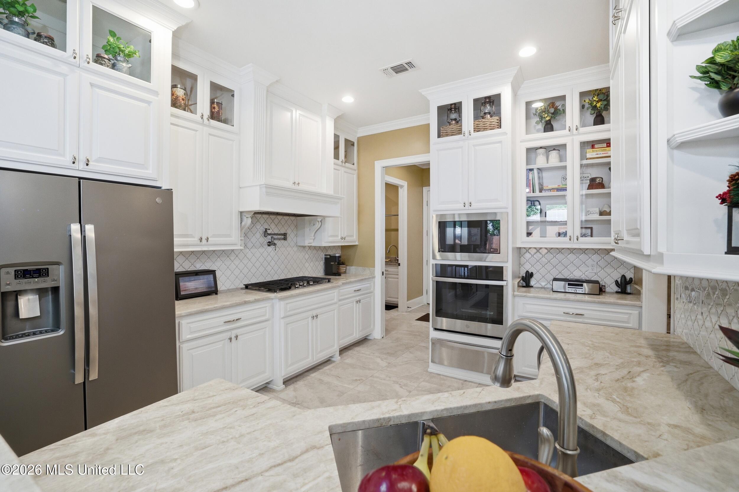 1584 Lucius Street Biloxi, MS 39532 - Photo 24 of 47 STAINLESS STEEL APPLIANCES