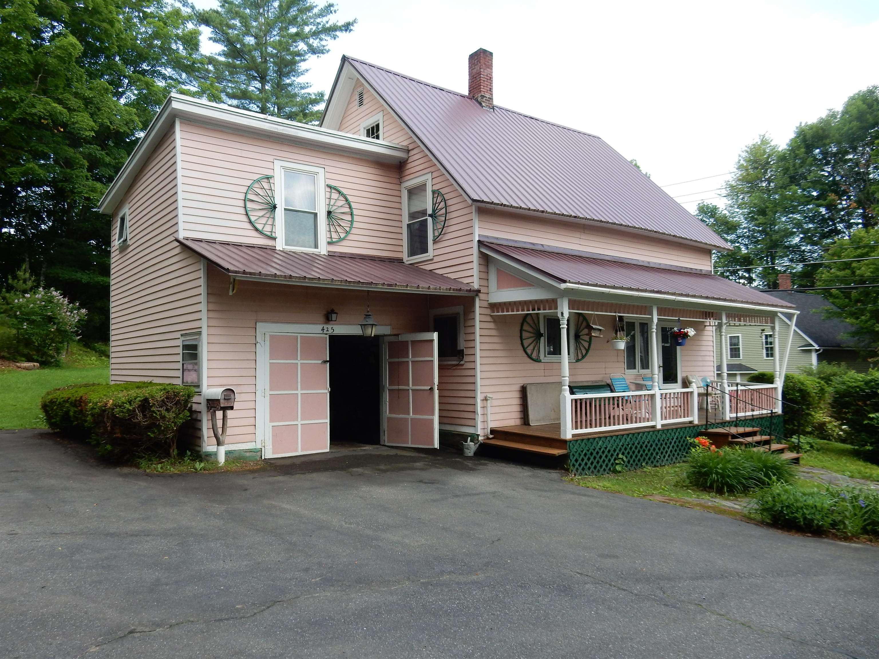 425 West Main Street Newport, VT 05855 - Photo 1 of 33