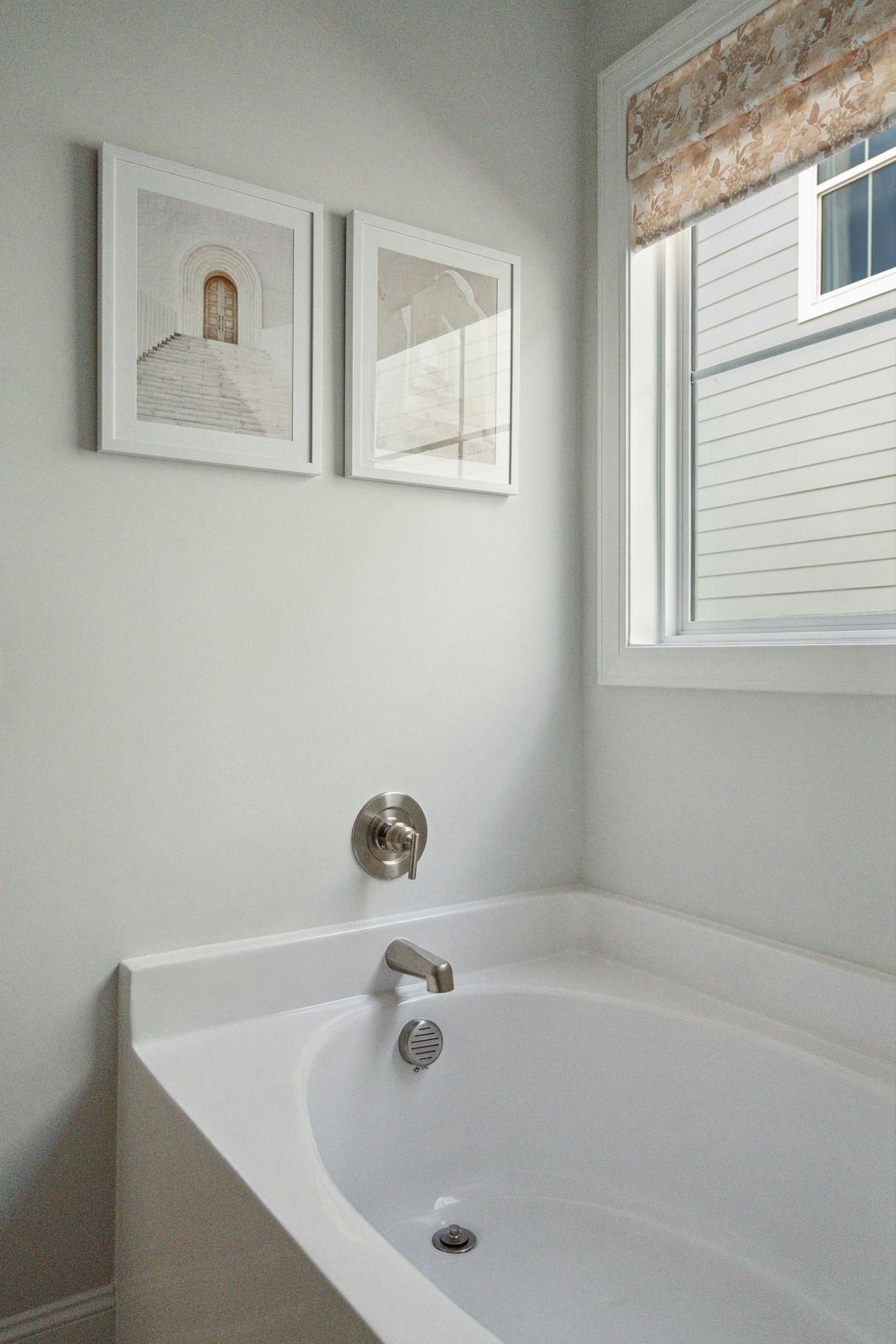 814 Sugarbush Lane Spring Hill, TN 37174 - Photo 48 of 80 a white bath tub sitting next to a window