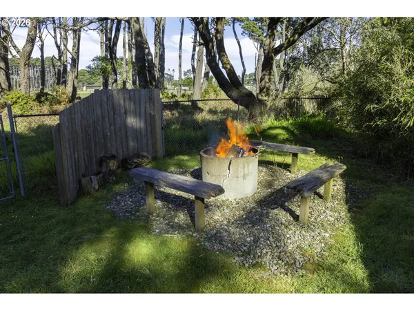 $446,500 | 1260 Jackson Avenue Southwest, Bandon, OR 97411