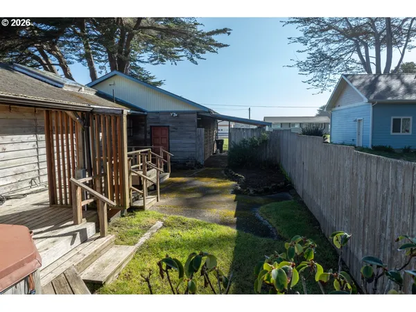 $446,500 | 1260 Jackson Avenue Southwest, Bandon, OR 97411