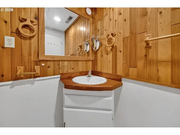 $446,500 | 1260 Jackson Avenue Southwest, Bandon, OR 97411