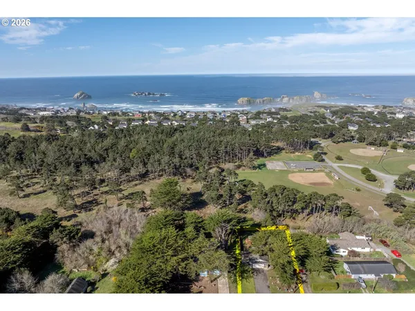 $446,500 | 1260 Jackson Avenue Southwest, Bandon, OR 97411