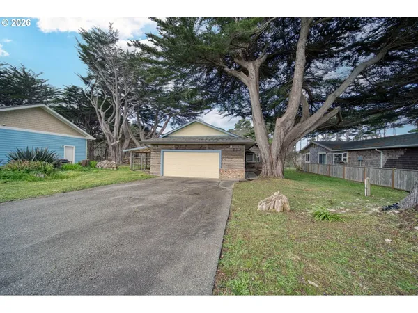 $446,500 | 1260 Jackson Avenue Southwest, Bandon, OR 97411