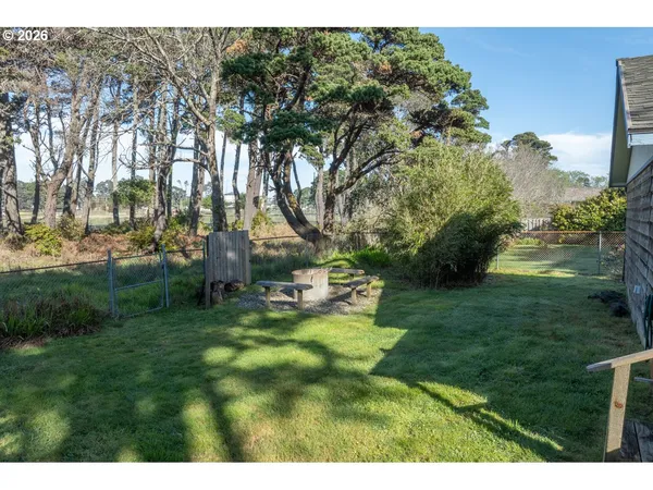 $446,500 | 1260 Jackson Avenue Southwest, Bandon, OR 97411