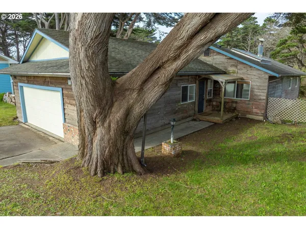 $446,500 | 1260 Jackson Avenue Southwest, Bandon, OR 97411