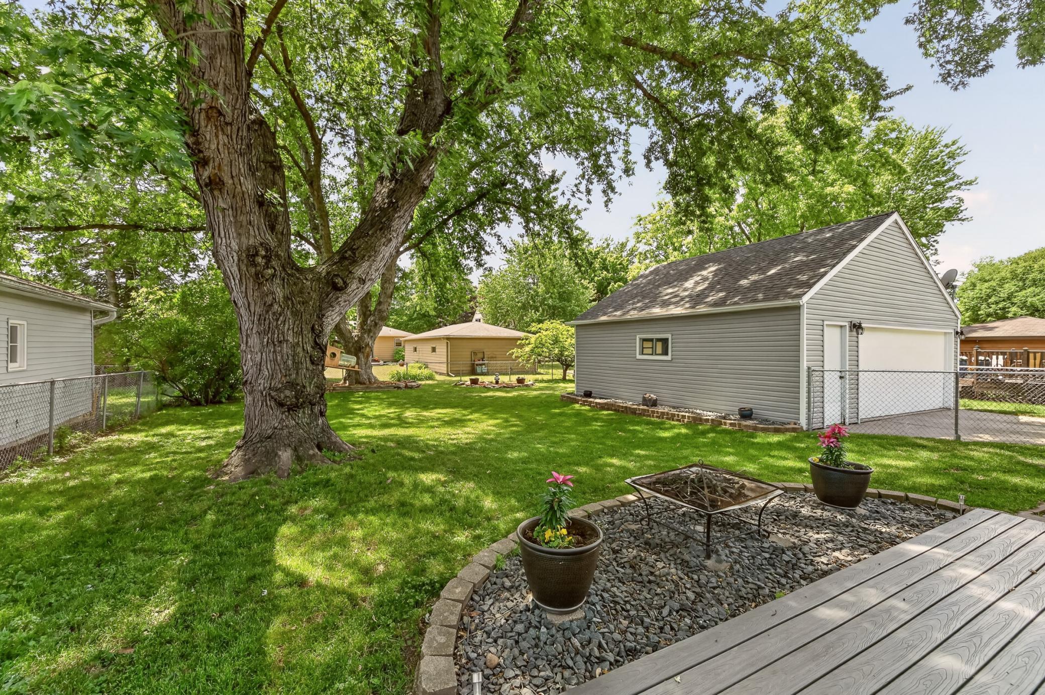 914 16 1/4 Street Southeast Rochester, MN 55904 - Photo 3 of 33