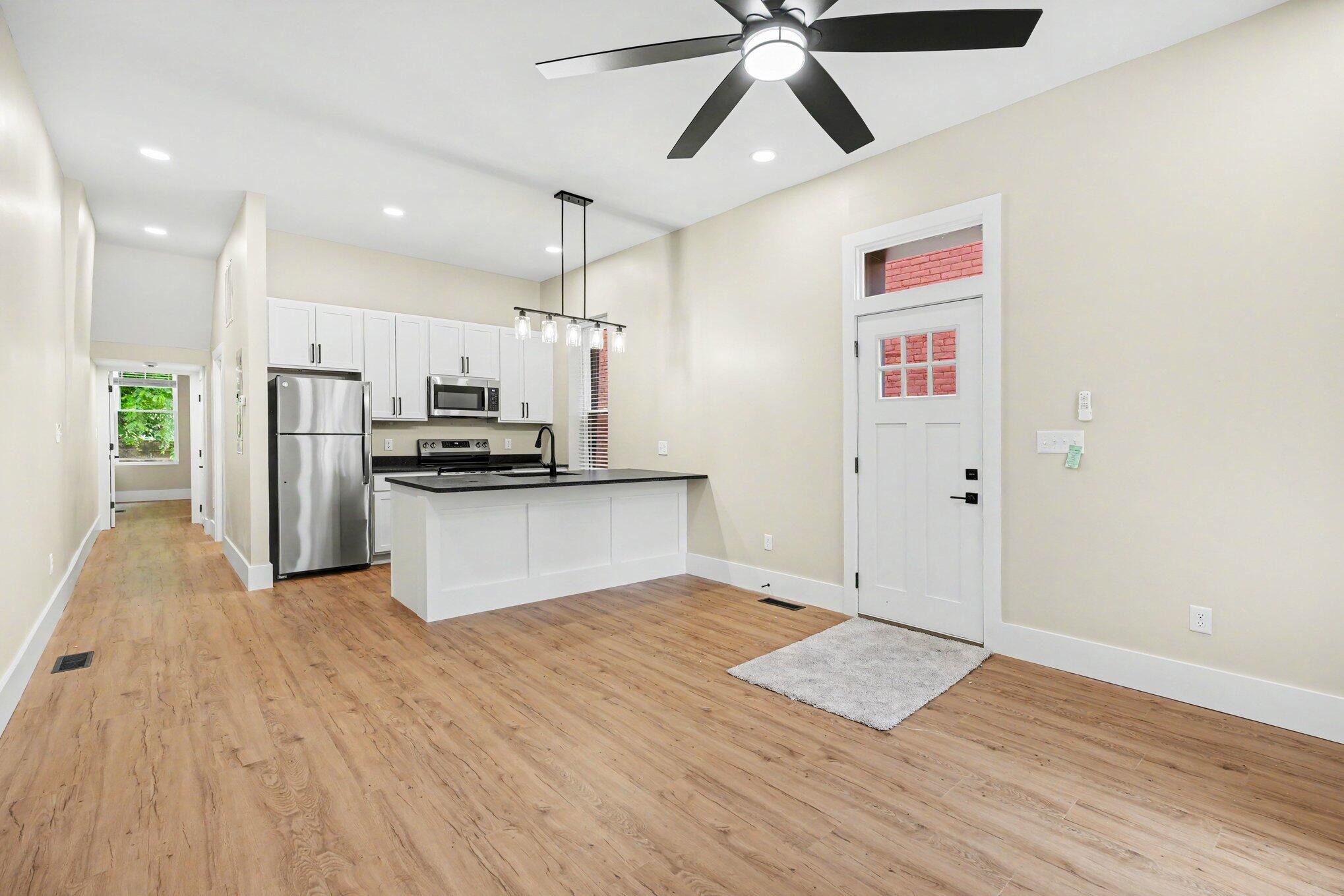 218 West 5th Street Covington, KY 41011 - Photo 4 of 28 005_file_5941