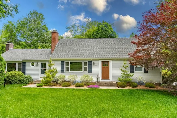 $469,900 | 256 Mapleshade Avenue, East Longmeadow, MA 01028