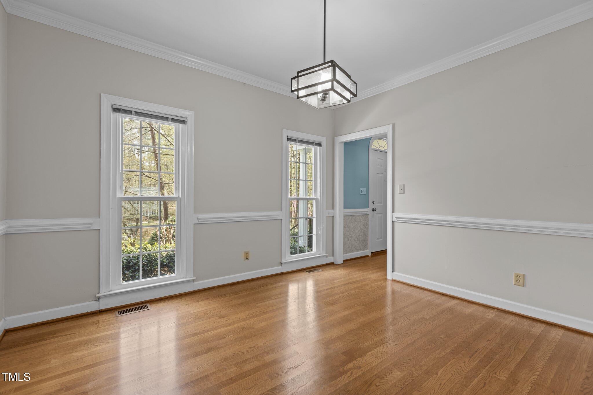 6209 Trevor Court Raleigh, NC 27613 - Photo 6 of 41 22-web-or-mls-2N6A9918