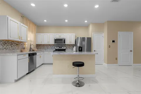 $349,900 | 1130 Southwest 6th Court, Homestead, FL 33034