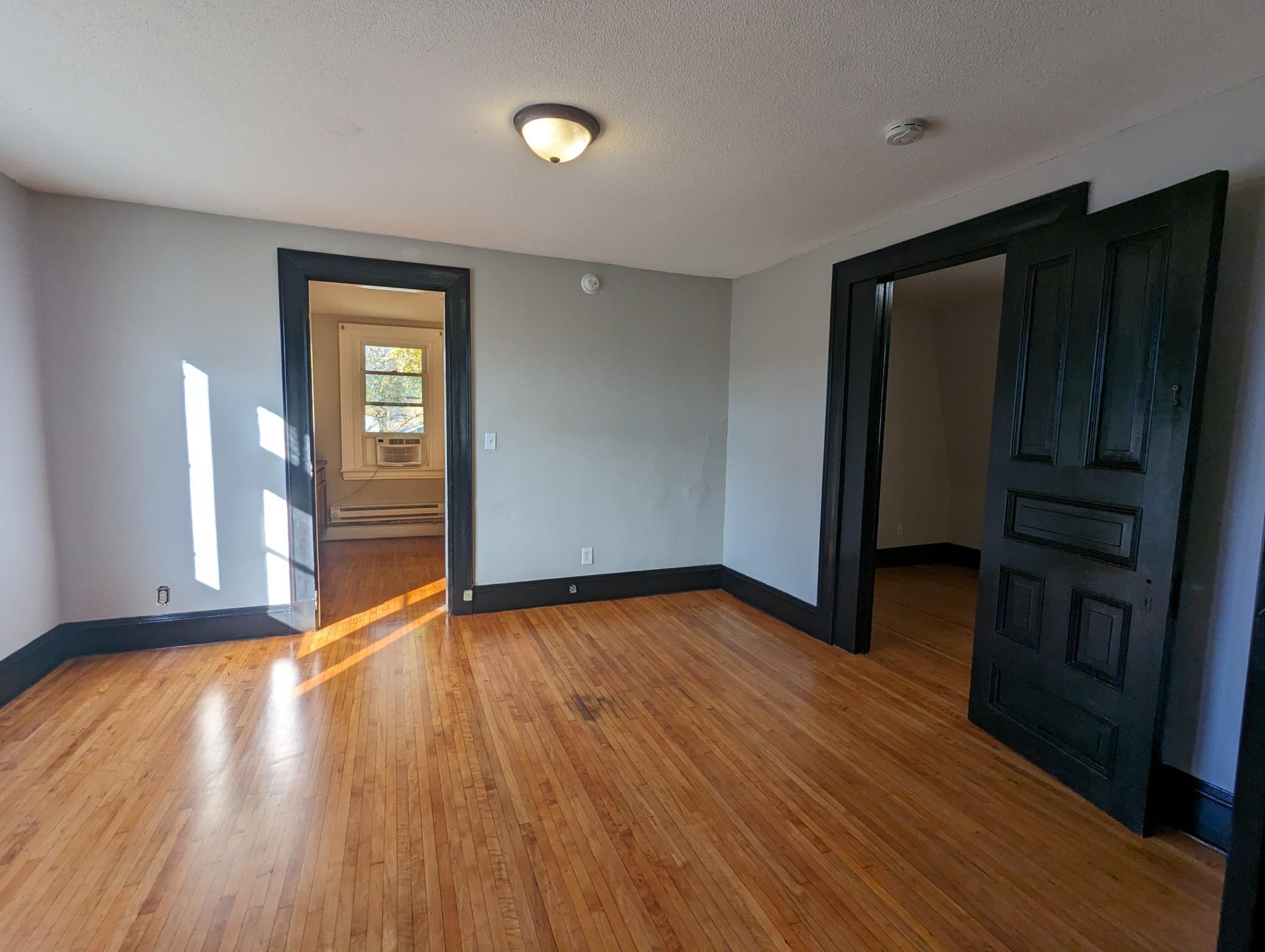 283 Front Avenue St. Paul, MN 55117 - Photo 17 of 35