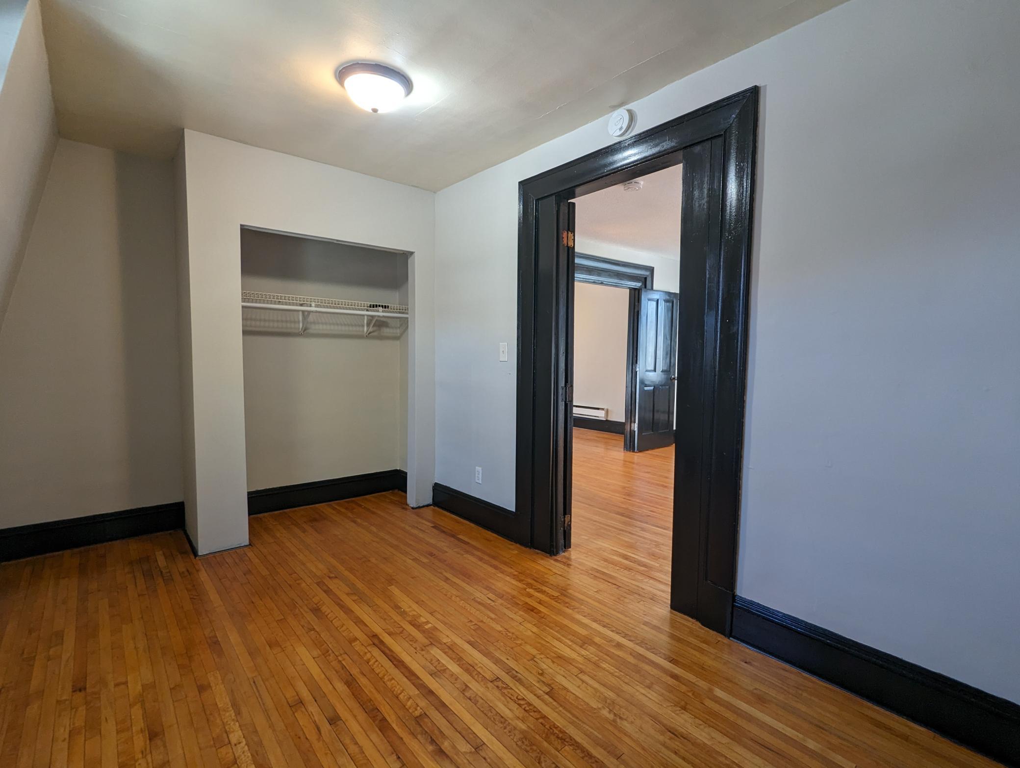 283 Front Avenue St. Paul, MN 55117 - Photo 19 of 35