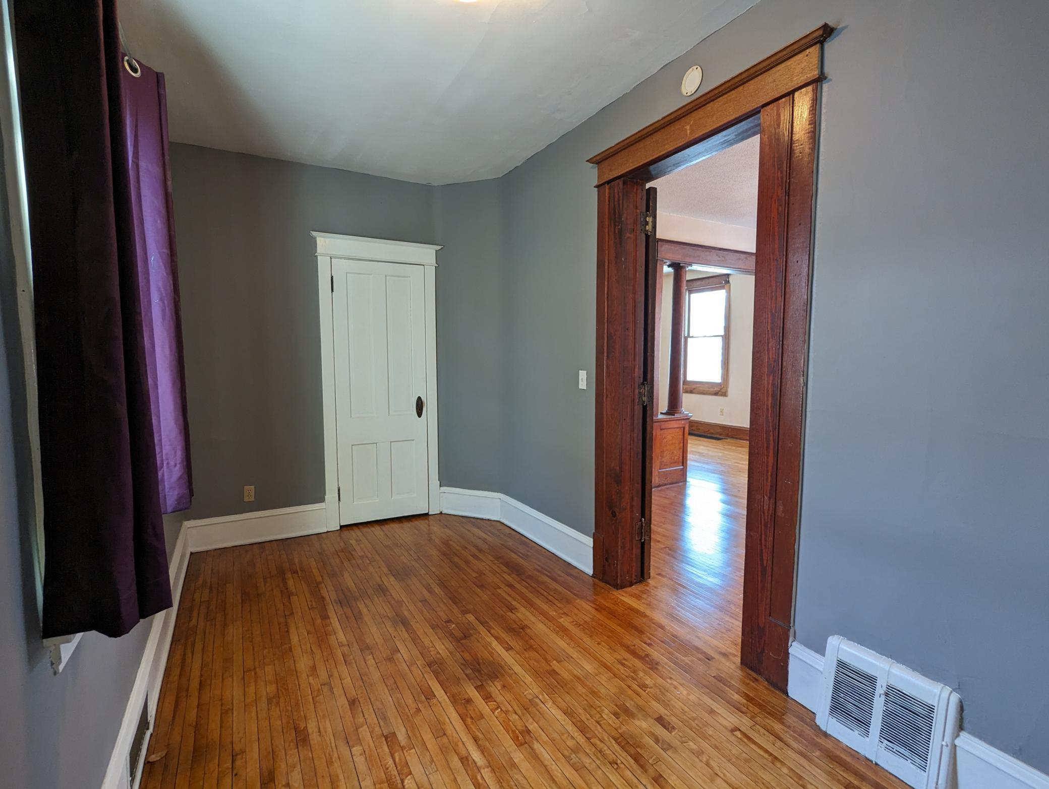 283 Front Avenue St. Paul, MN 55117 - Photo 10 of 35