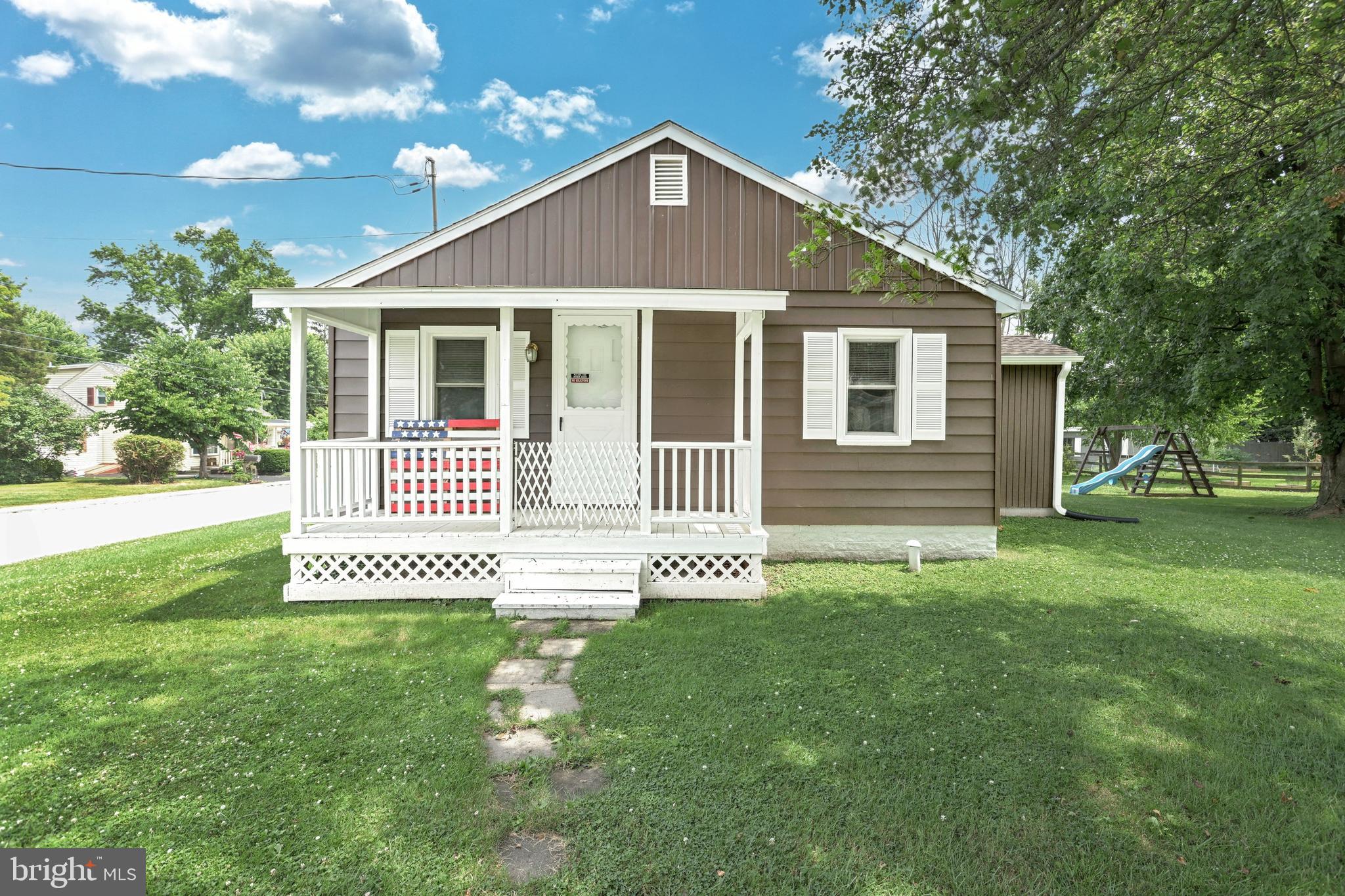 2605 Oakland Road Dover, PA 17315 - Photo 3 of 22 Gallery Image 3
