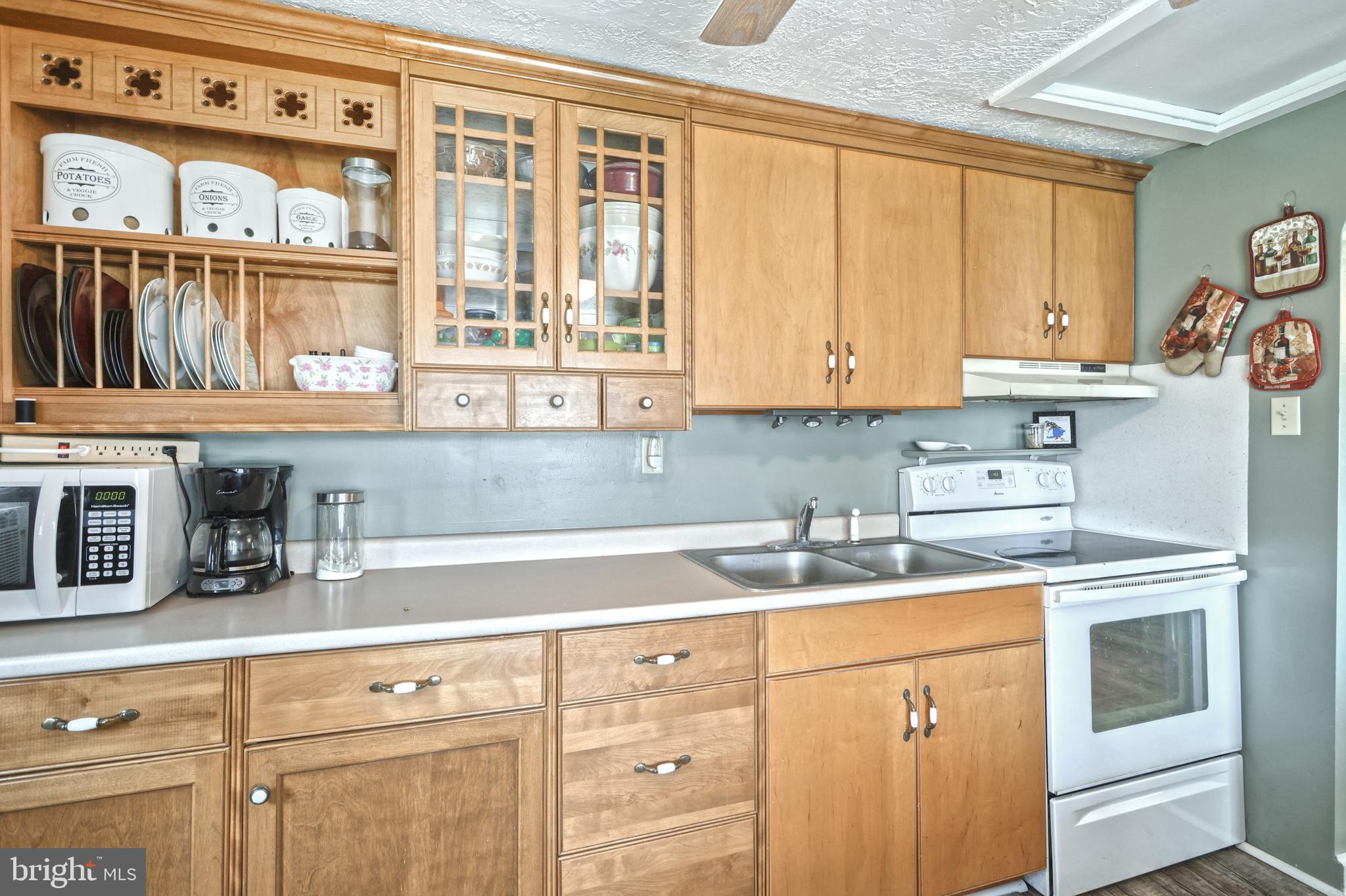 2605 Oakland Road Dover, PA 17315 - Photo 10 of 22 Gallery Image 10