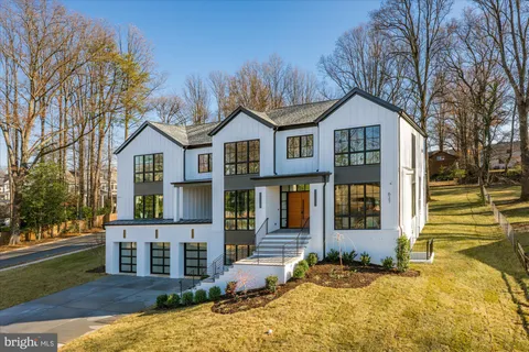 $4,200,000 | 627 Hine Street Southeast, Vienna, VA 22180