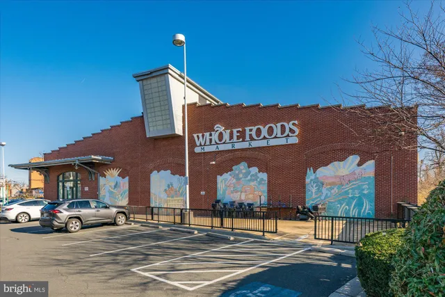 $4,200,000 | 627 Hine Street Southeast, Vienna, VA 22180