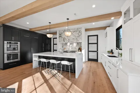 $4,200,000 | 627 Hine Street Southeast, Vienna, VA 22180