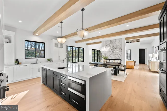 $4,200,000 | 627 Hine Street Southeast, Vienna, VA 22180