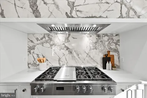 $4,200,000 | 627 Hine Street Southeast, Vienna, VA 22180