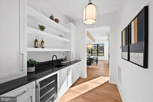 $4,200,000 | 627 Hine Street Southeast, Vienna, VA 22180