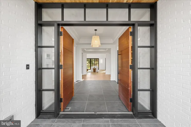 $4,200,000 | 627 Hine Street Southeast, Vienna, VA 22180