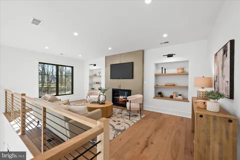 $4,200,000 | 627 Hine Street Southeast, Vienna, VA 22180