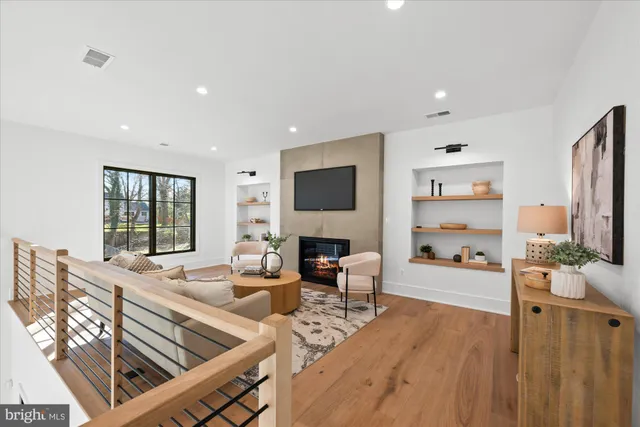 $4,200,000 | 627 Hine Street Southeast, Vienna, VA 22180