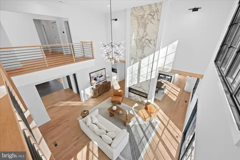 $4,200,000 | 627 Hine Street Southeast, Vienna, VA 22180