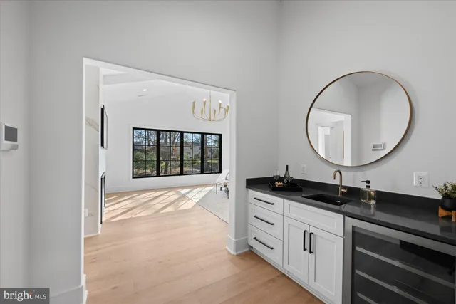 $4,200,000 | 627 Hine Street Southeast, Vienna, VA 22180