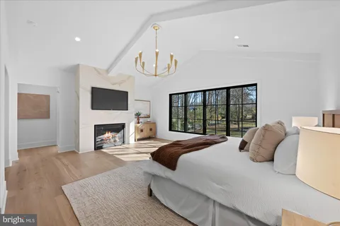 $4,200,000 | 627 Hine Street Southeast, Vienna, VA 22180