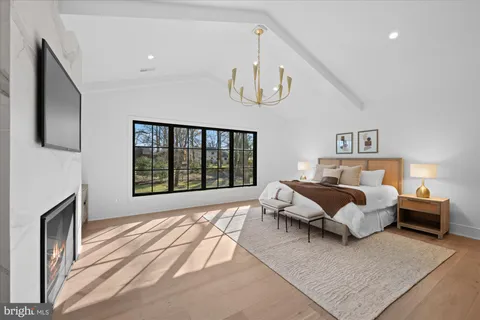 $4,200,000 | 627 Hine Street Southeast, Vienna, VA 22180