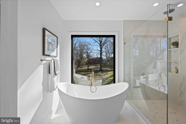 $4,200,000 | 627 Hine Street Southeast, Vienna, VA 22180