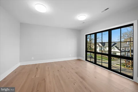 $4,200,000 | 627 Hine Street Southeast, Vienna, VA 22180