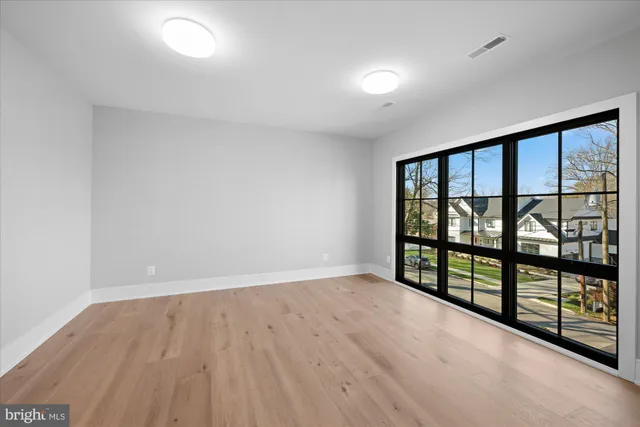 $4,200,000 | 627 Hine Street Southeast, Vienna, VA 22180