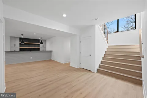 $4,200,000 | 627 Hine Street Southeast, Vienna, VA 22180