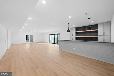 $4,200,000 | 627 Hine Street Southeast, Vienna, VA 22180