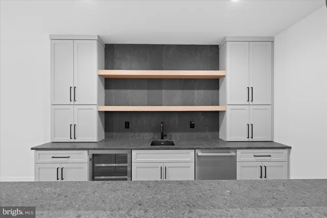 $4,200,000 | 627 Hine Street Southeast, Vienna, VA 22180