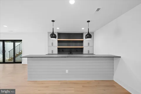 $4,200,000 | 627 Hine Street Southeast, Vienna, VA 22180