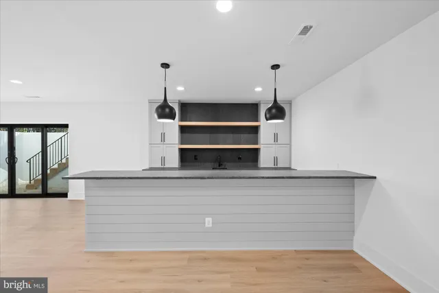 $4,200,000 | 627 Hine Street Southeast, Vienna, VA 22180